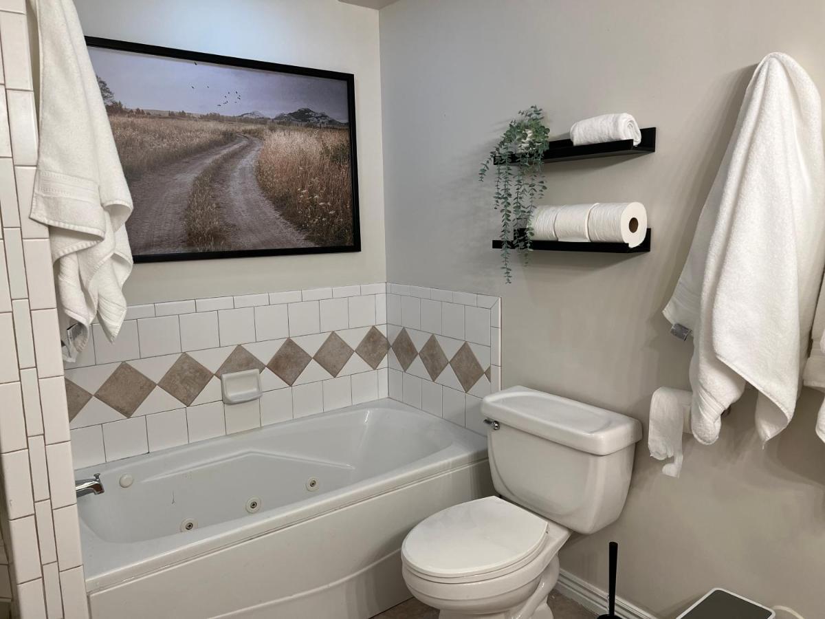Above Ground Basement Apartment 2 Bedroom 1 B Retreat With Gorgeous View Draper Exterior foto